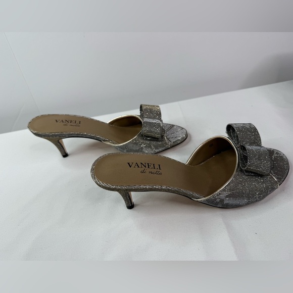 Vaneli Open Toe Sandals Bow Metallic Kitten Hill Silver Wedding Event Size 8N - Picture 6 of 9